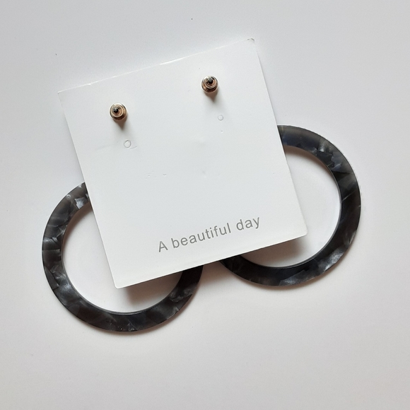 Fashion Accessories Double Circle Acrylic Earrings - Picture 5 of 5